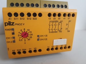 PNOZ V 30s 24VDC Idno 774790  Pilz safety relay