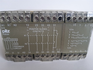 PZE5V 3sec 4s/1o Pilz Safety relay Ident nr 474965
