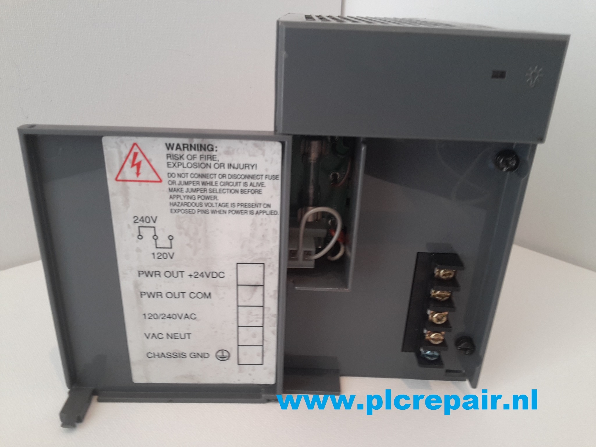 1746-P2 SLC500 power supply allen bradley.