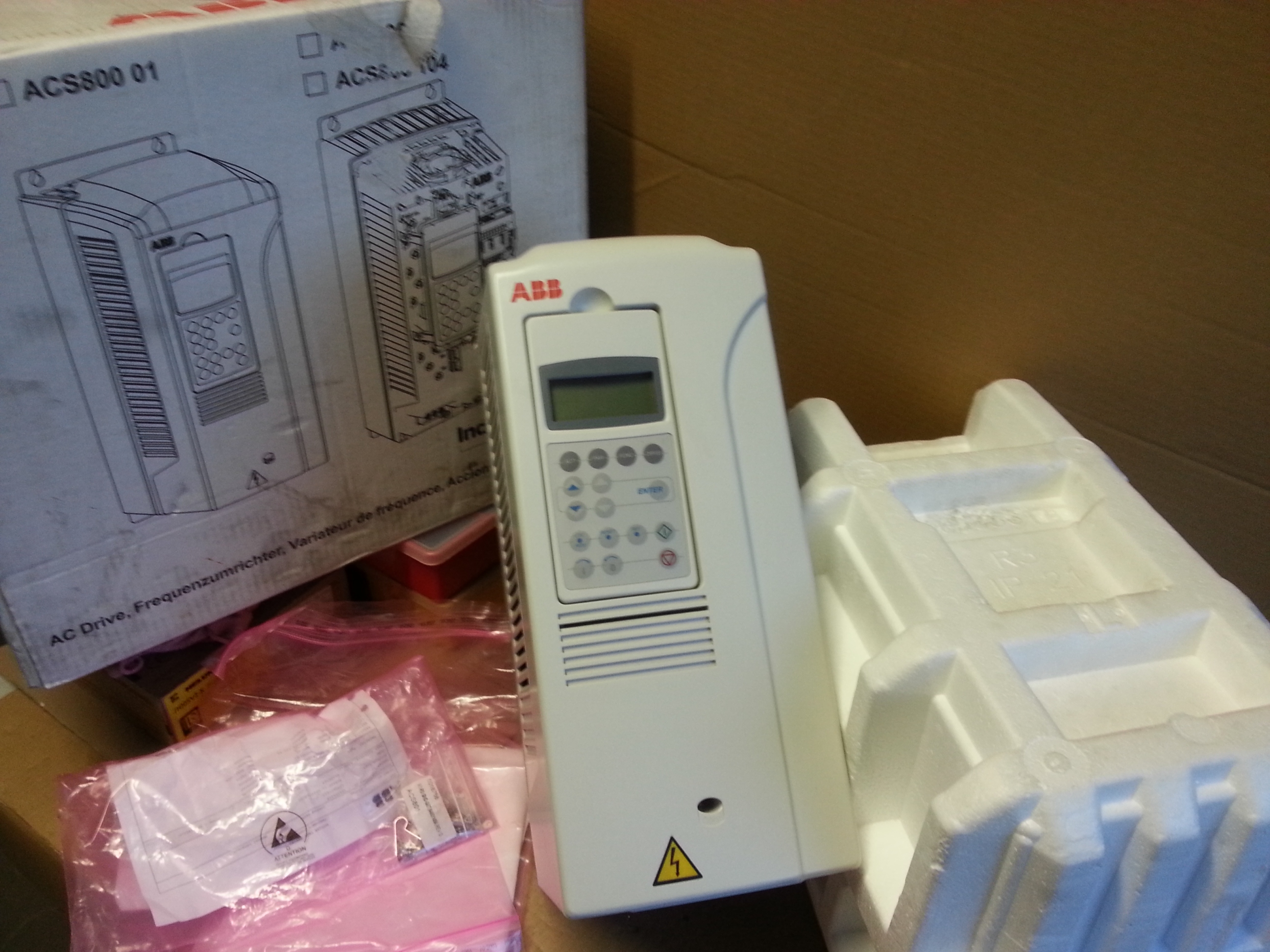 ACS800 01-0016-3+E200 ABB Frequentieregelaar