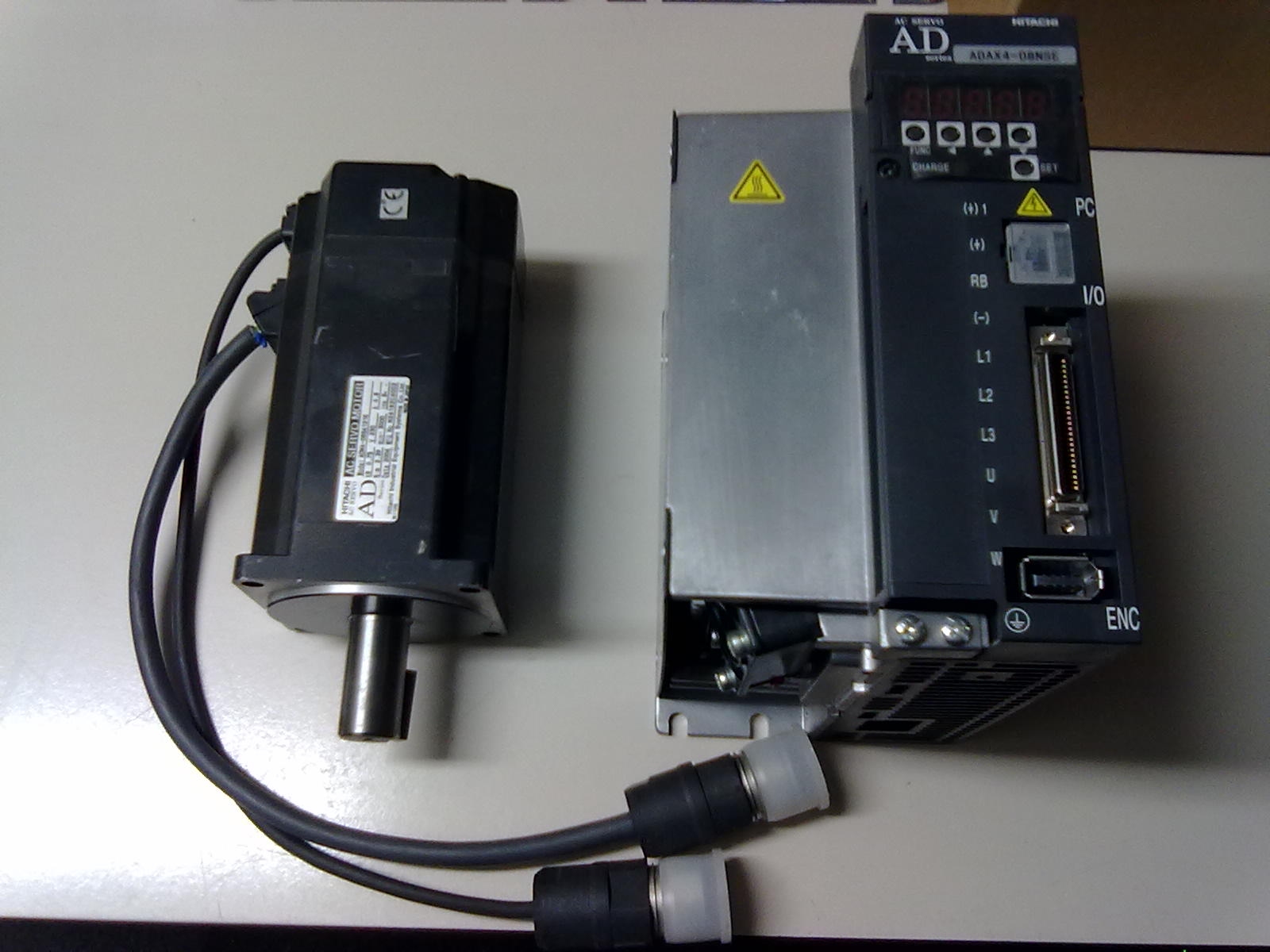 ADAX4-008NSE Hitachi Servo driver