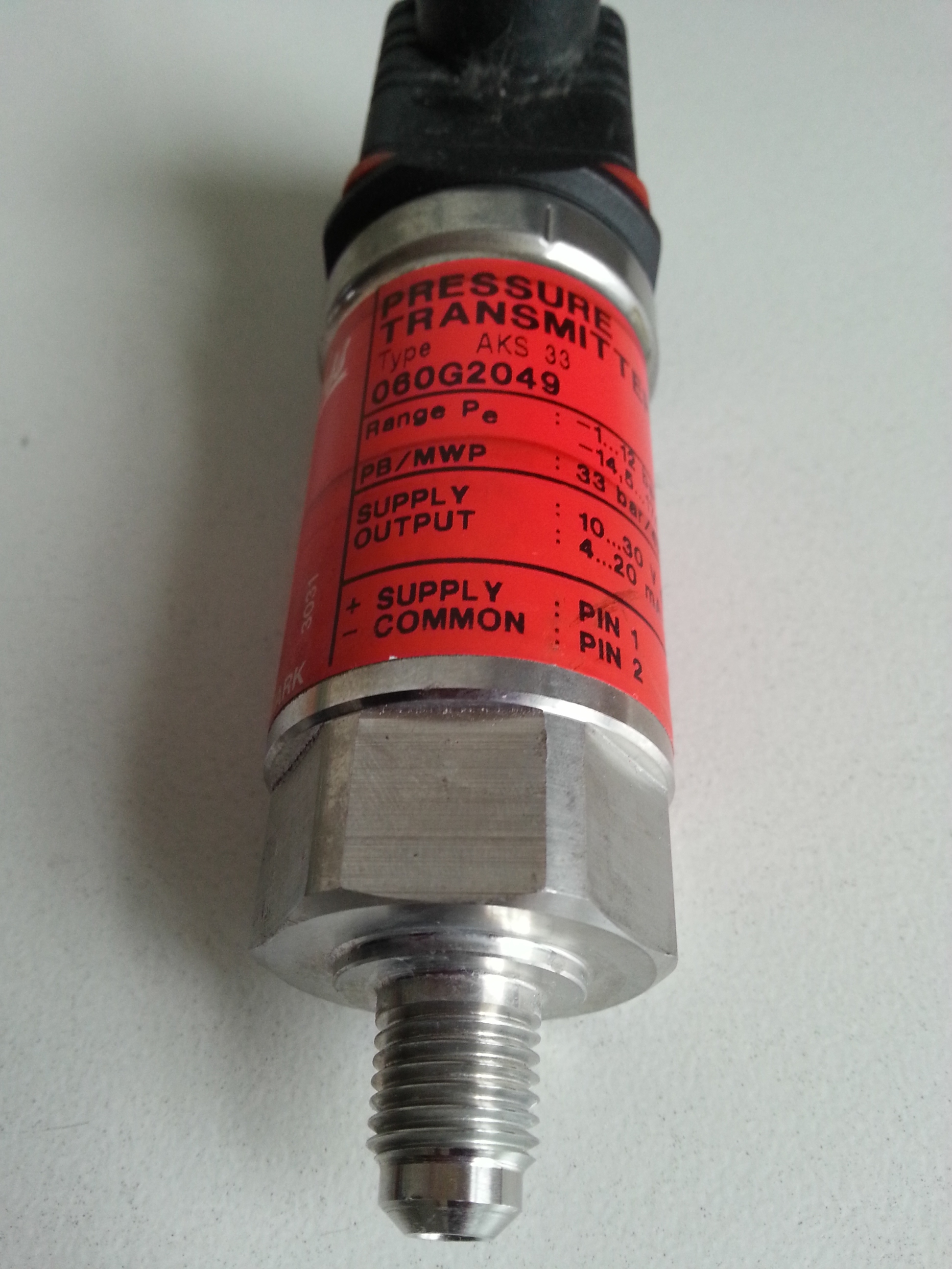 AKS33 -1-12  060G2049 Danfoss pressure sensor