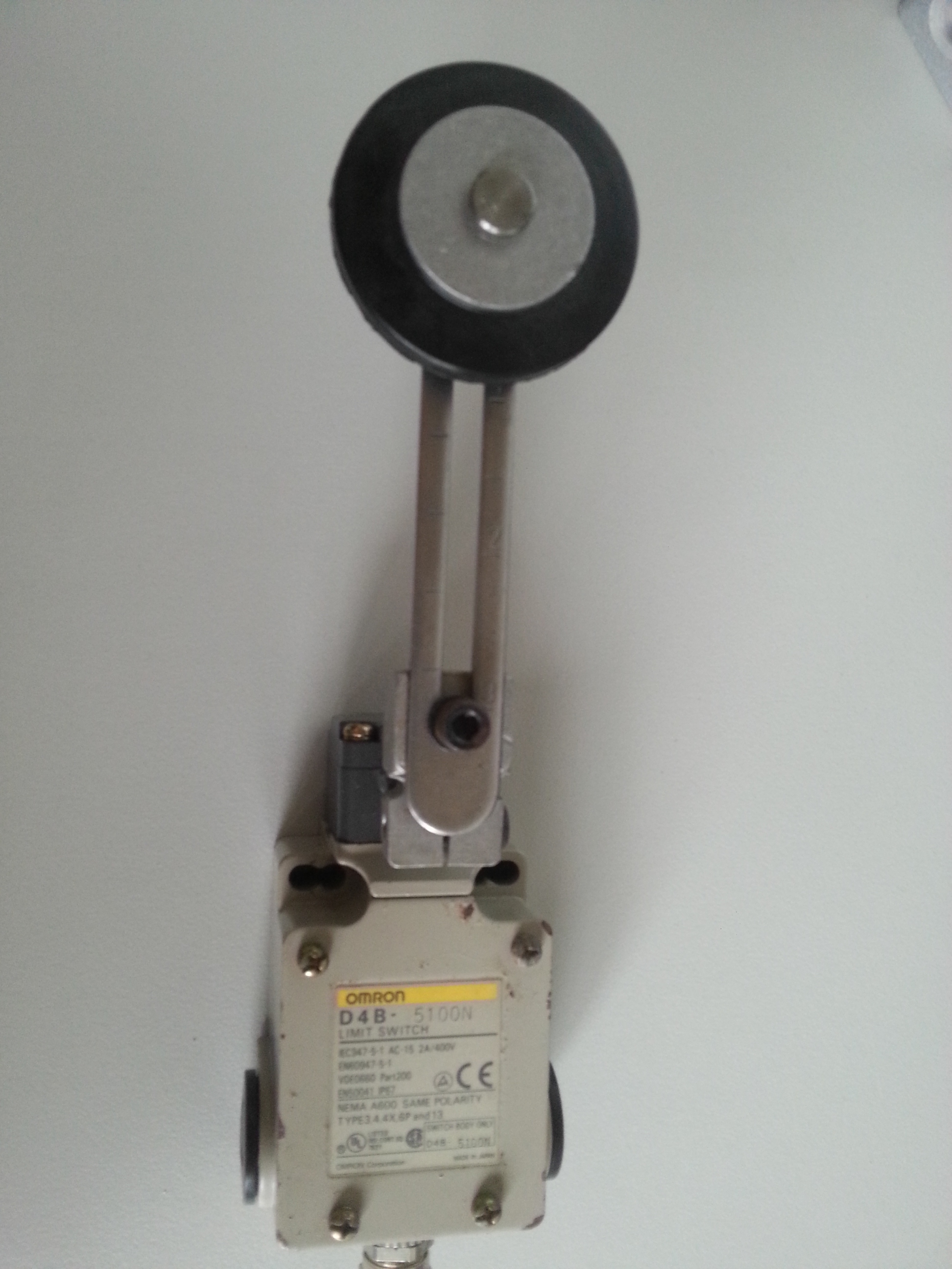 D4B - 5100N Limit switch Omron