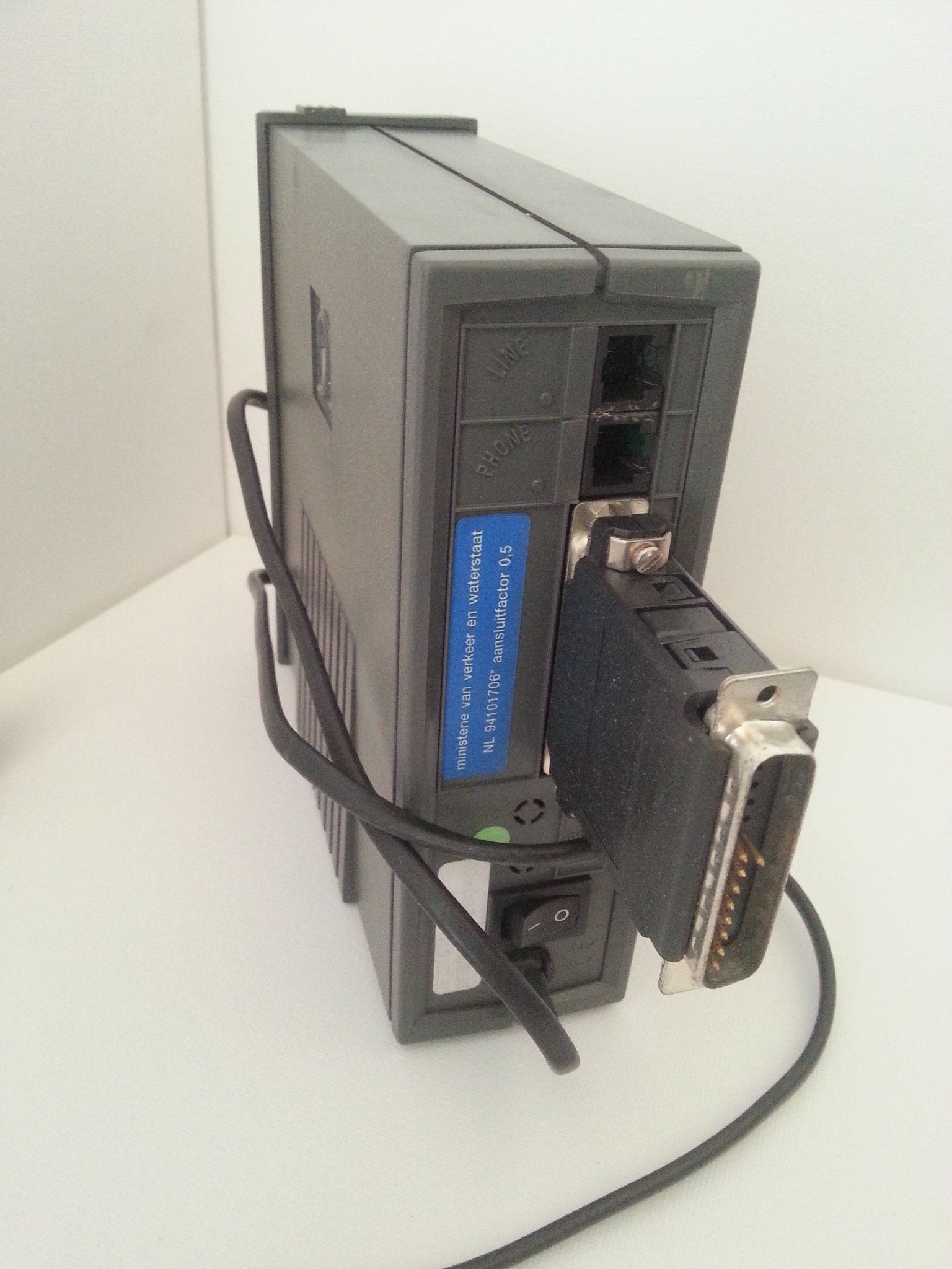 DF336 9828040 D Tron communicatie modem RS232
