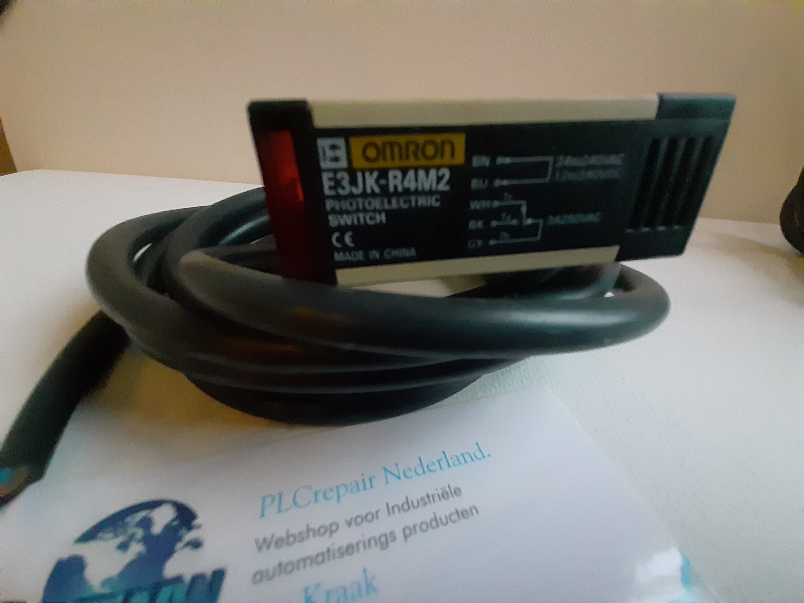 E3JK-R4M2 Omron photo electric switch