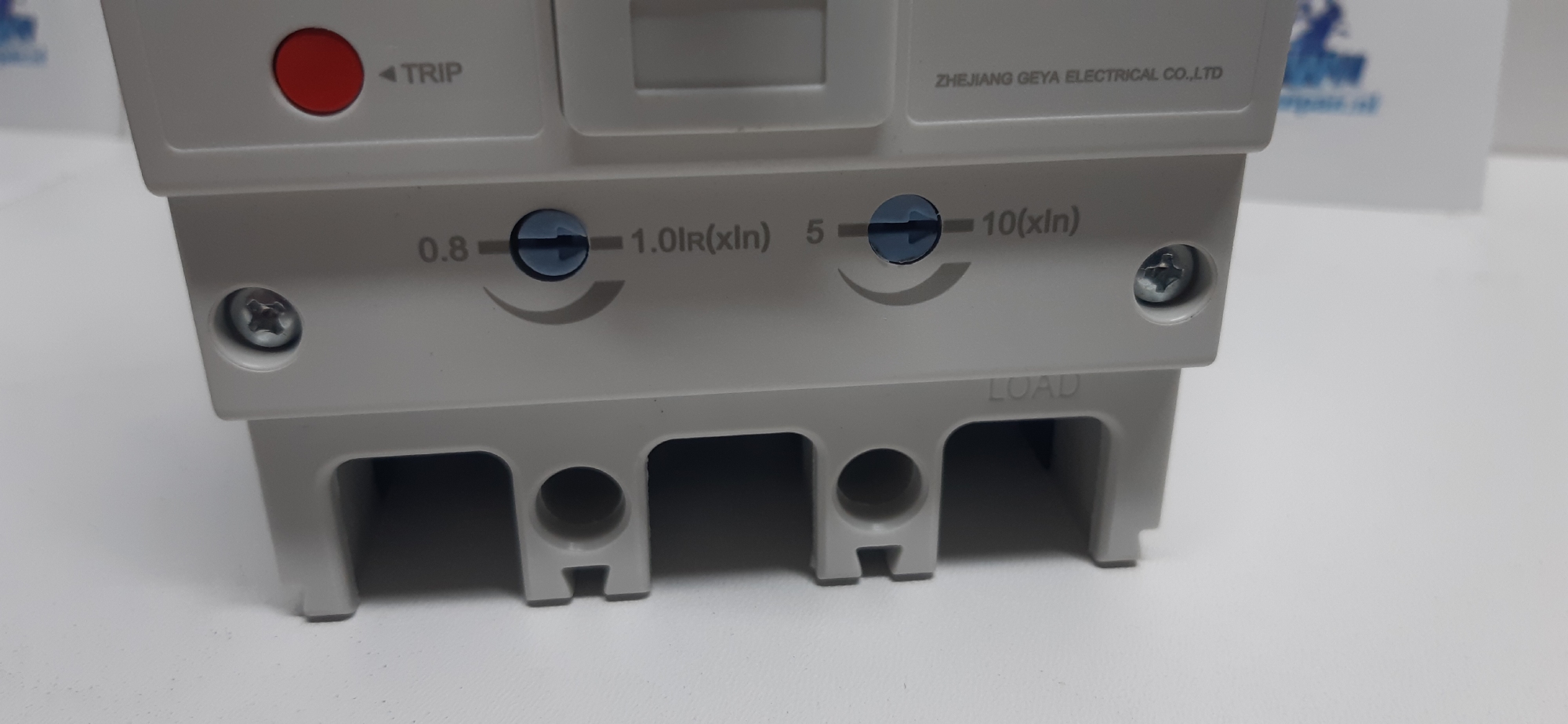 MCCB circuit breaker 3PH  AC400V 32A