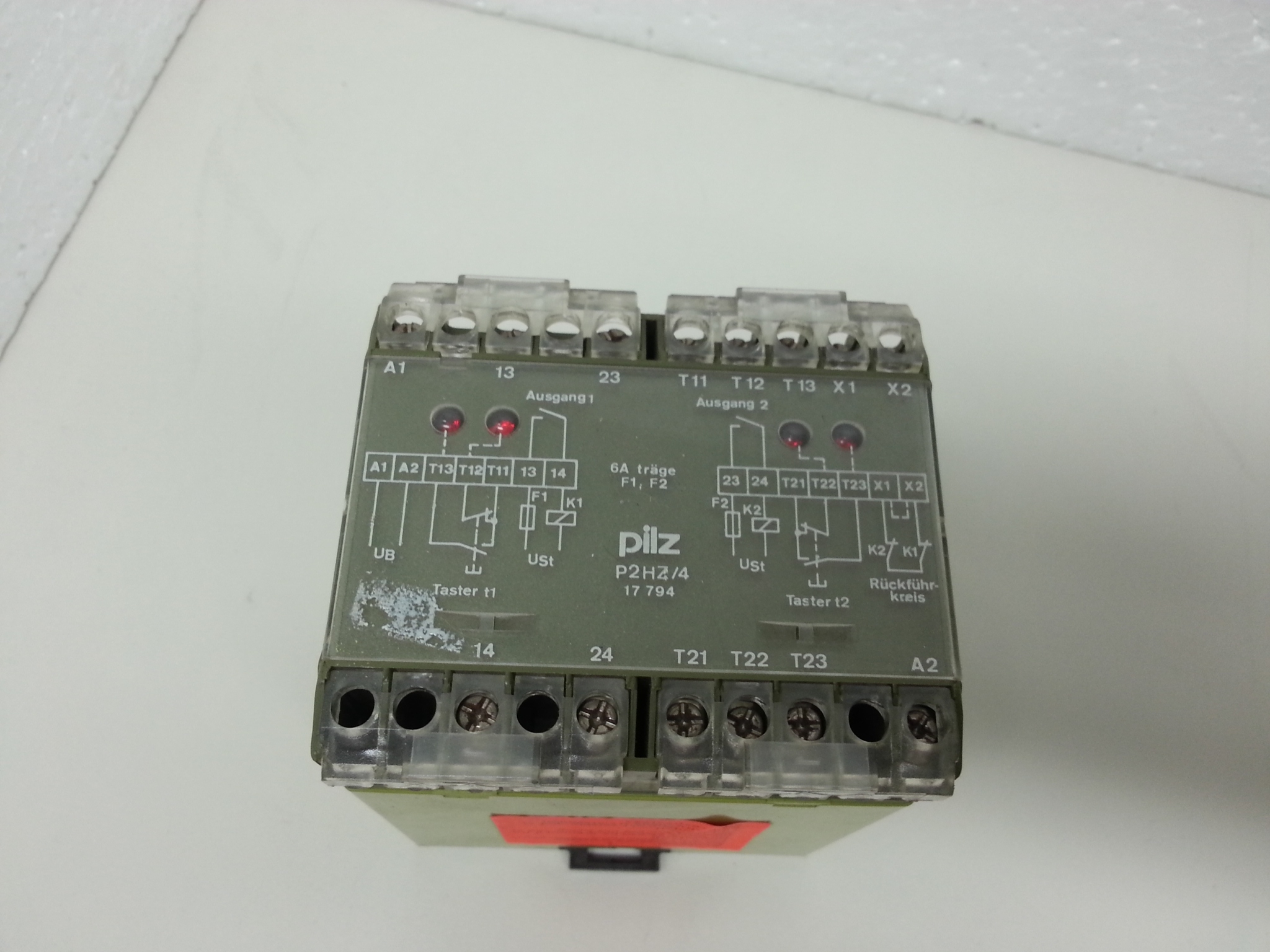 P2HZ4 17794 24Vdc Pilz safety relay